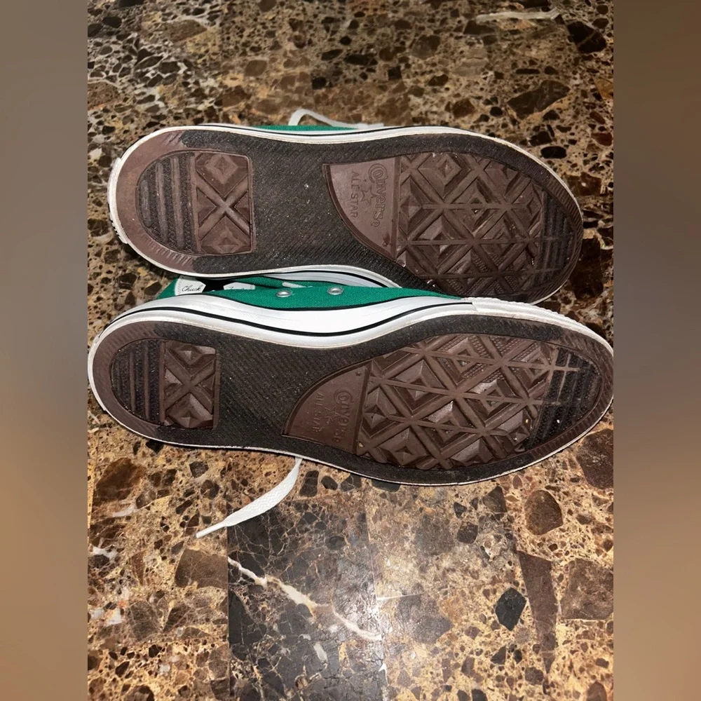 Converse woman’s Green High-Top Sneakers